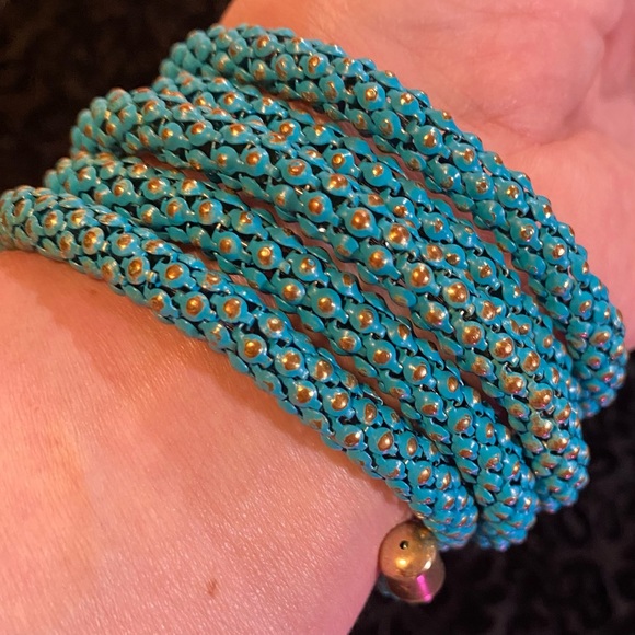 Turquoise and gold toned wrap bracelet fits most wrists 1 3/4” by 2 1/2” across - Picture 5 of 6